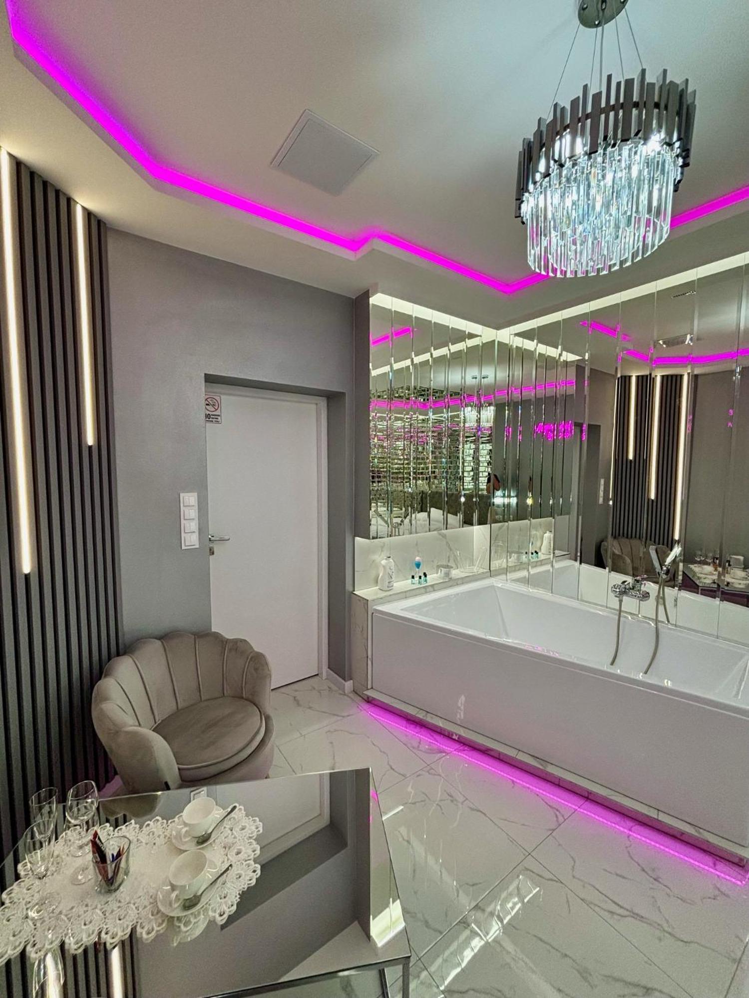 Apartament "Prezydencki Deluxe" Centrum Z Duza Wanna Dla Dwojga Gniezno Dış mekan fotoğraf